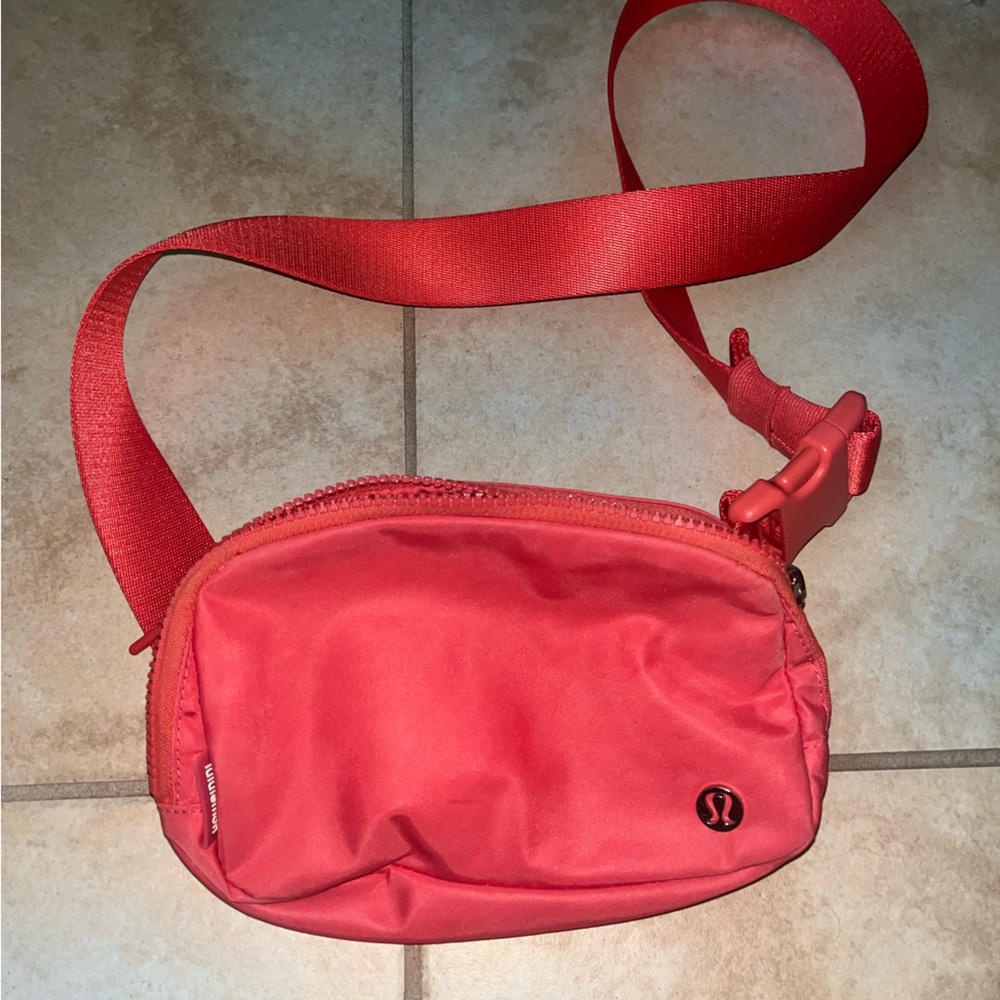 Lululemon pale raspberry everywhere belt bag. Excellent condition no flaws